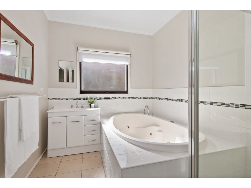 30 Surfers Avenue, Ocean Grove VIC 3226