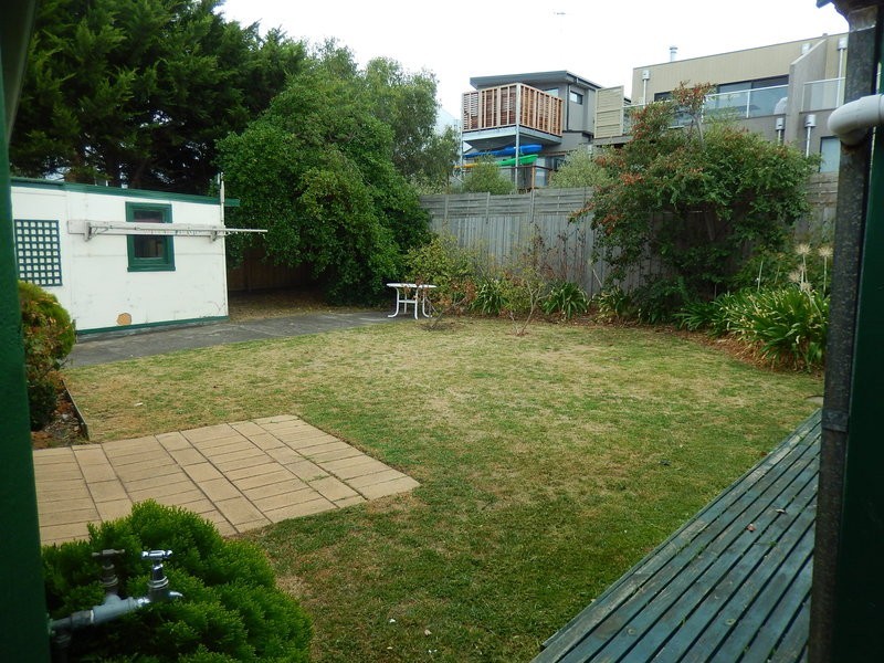 24 Wallington Road, Ocean Grove VIC 3226