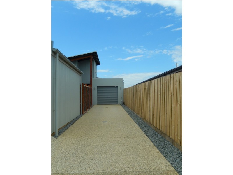 2/33 Hocking Drive, Ocean Grove VIC 3226