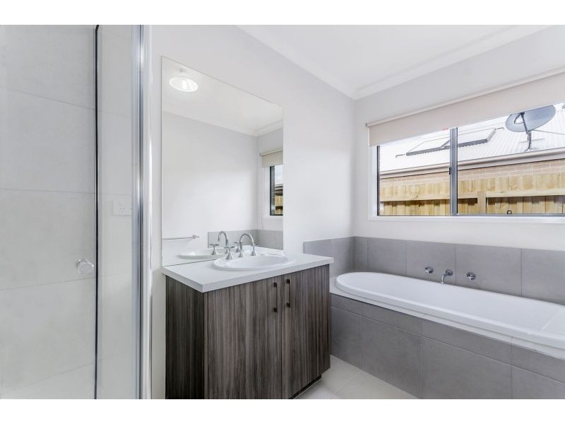 11 Tyro Street, Ocean Grove VIC 3226