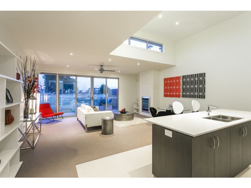 2/13 Plantation Drive, Barwon Heads VIC 3227