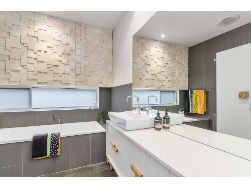 16 Midden Terrace, Barwon Heads VIC 3227