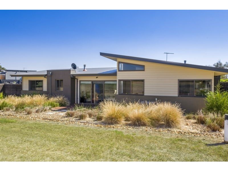 61 Fourteenth Road, Barwon Heads VIC 3227