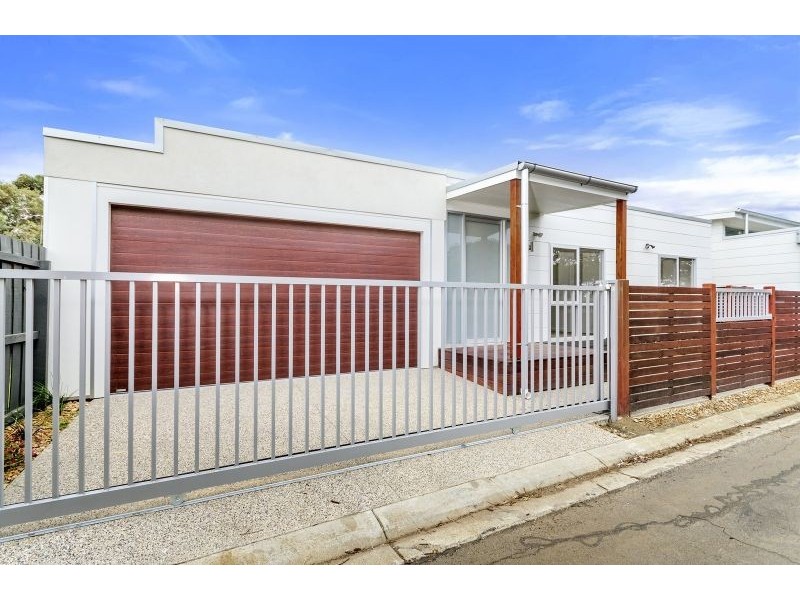 11 Southport Lane, Ocean Grove VIC 3226