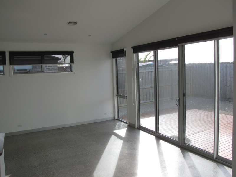 2/33 Hocking Drive, Ocean Grove VIC 3226