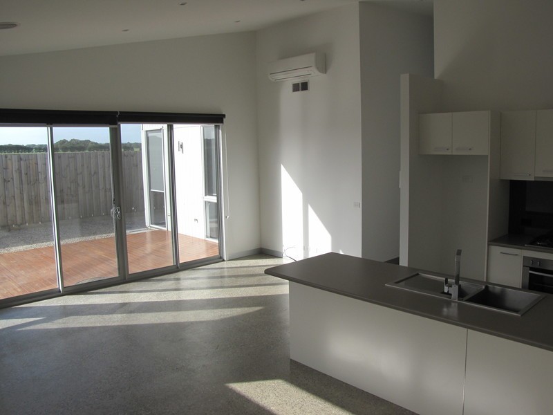 2/33 Hocking Drive, Ocean Grove VIC 3226