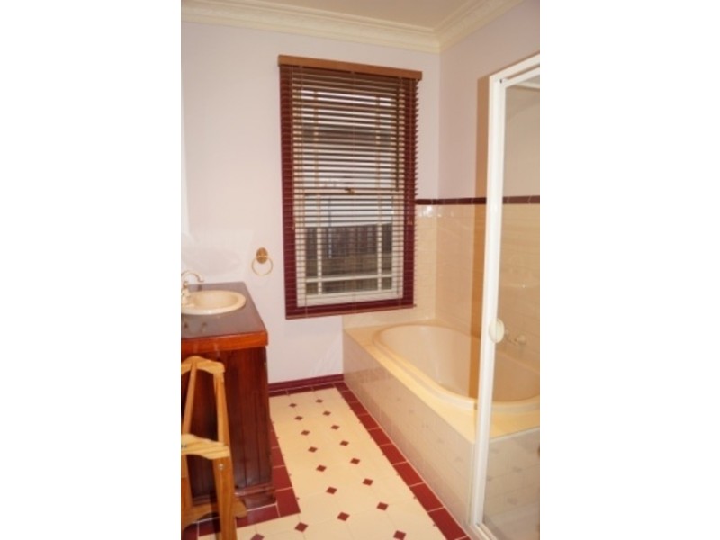 194 Kilgour Street, Geelong VIC 3220
