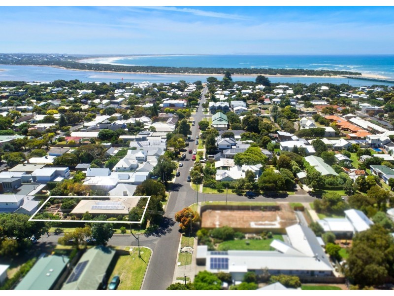 32 Ozone Road, Barwon Heads VIC 3227