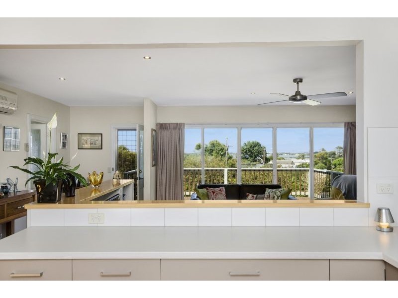 34 Wallington Road (Cnr The Parade), Ocean Grove VIC 3226