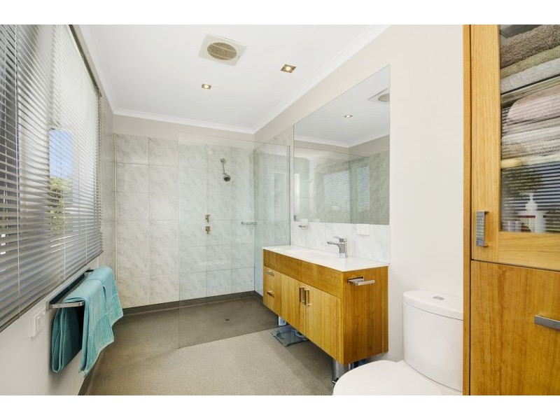 34 Wallington Road (Cnr The Parade), Ocean Grove VIC 3226