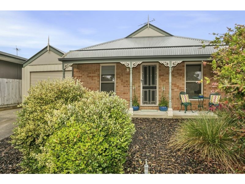 8 Lakeside Place, Ocean Grove VIC 3226