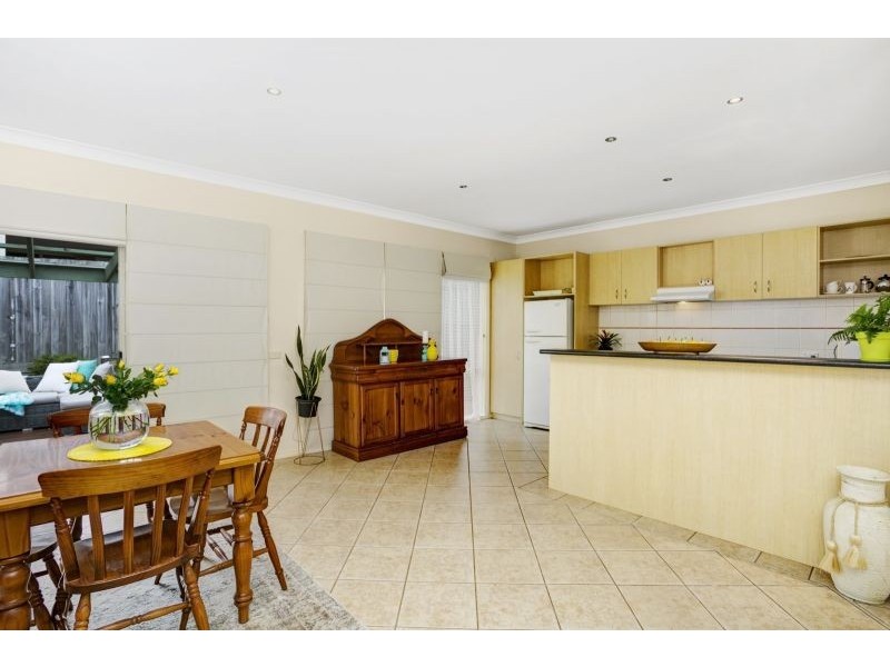 8 Lakeside Place, Ocean Grove VIC 3226