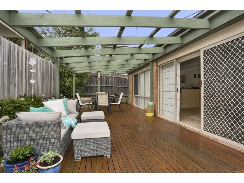 8 Lakeside Place, Ocean Grove VIC 3226