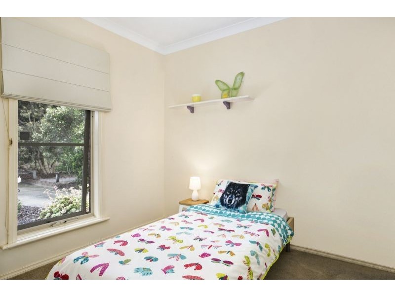 8 Lakeside Place, Ocean Grove VIC 3226