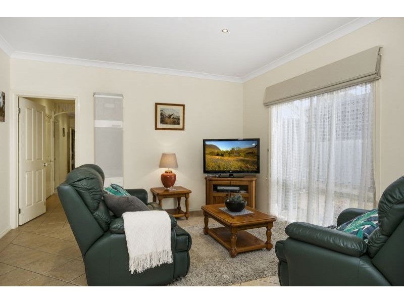 8 Lakeside Place, Ocean Grove VIC 3226