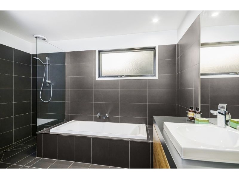 8 Coogee Court, Barwon Heads VIC 3227