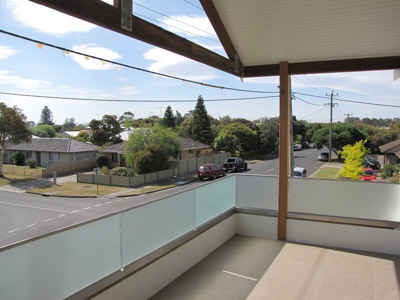 Apartment 3/86 Hitchcock Avenue, Barwon Heads VIC 3227