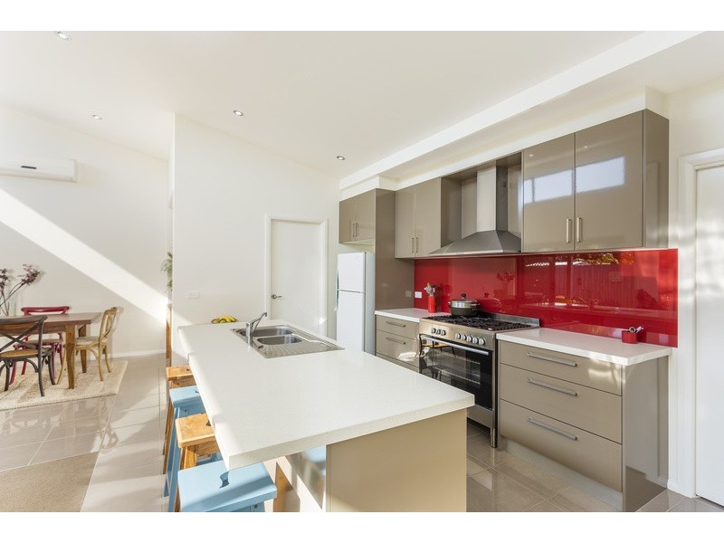 2/11 Watkins Street, Ocean Grove VIC 3226