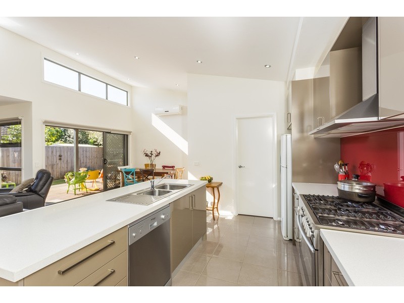 2/11 Watkins Street, Ocean Grove VIC 3226