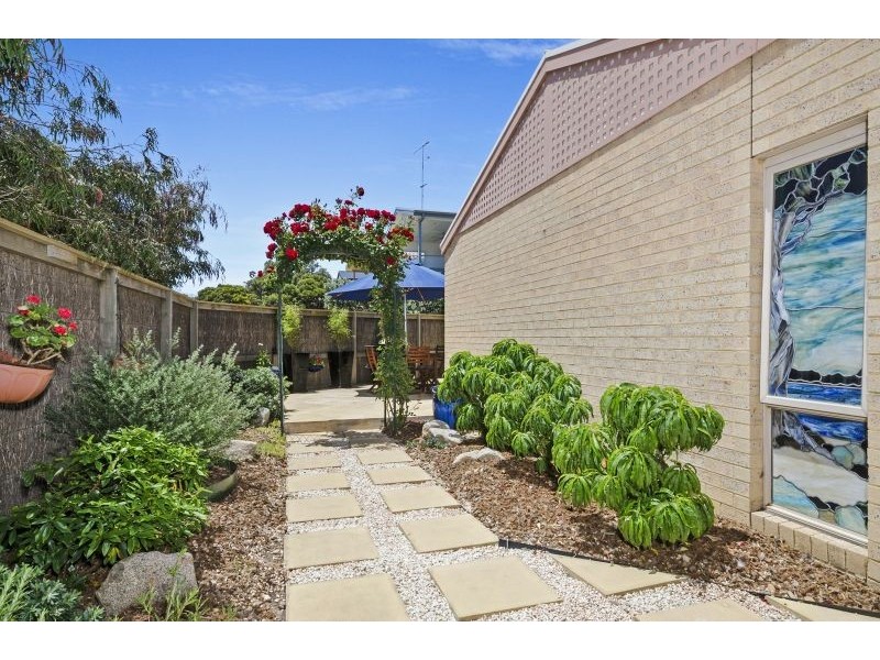 1/8 Guthridge Street, Ocean Grove VIC 3226