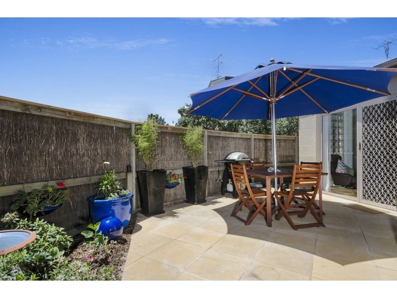 1/8 Guthridge Street, Ocean Grove VIC 3226