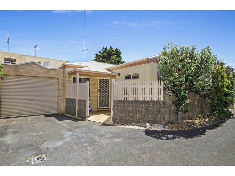 1/8 Guthridge Street, Ocean Grove VIC 3226