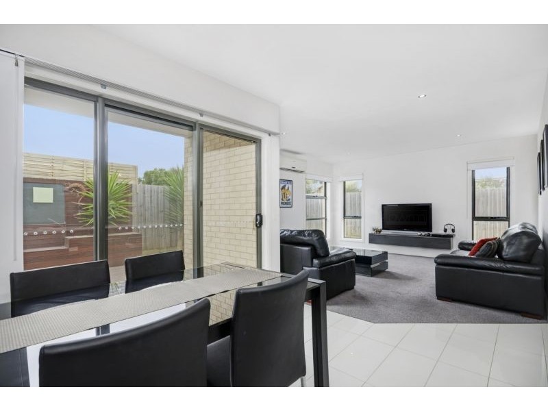 2/23 Penleigh Crescent, Ocean Grove VIC 3226