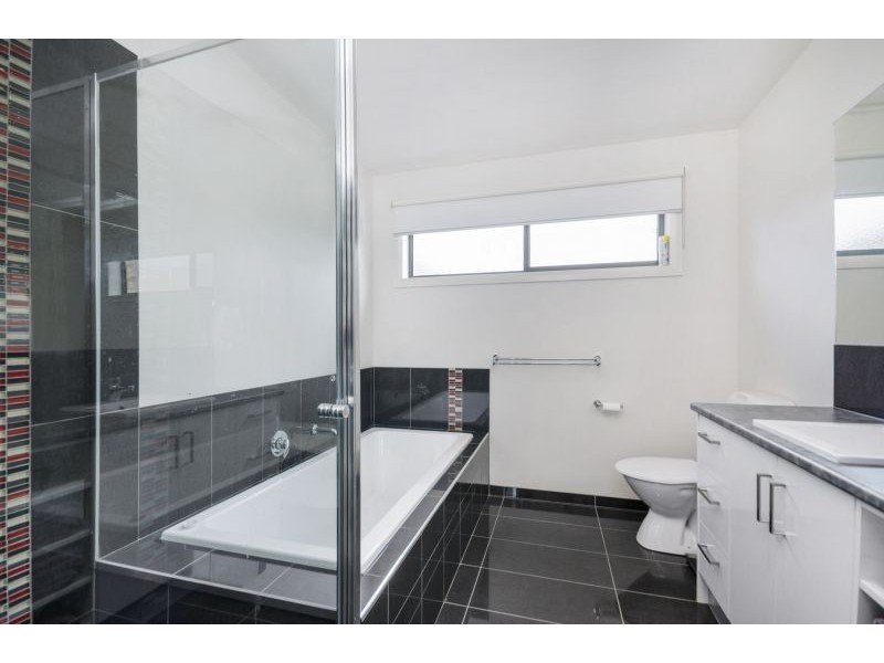 2/23 Penleigh Crescent, Ocean Grove VIC 3226