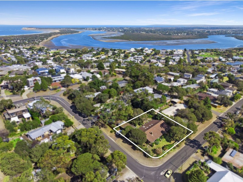 2 Mann Street, Ocean Grove VIC 3226