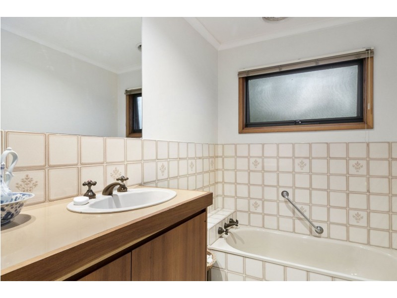 2 Mann Street, Ocean Grove VIC 3226