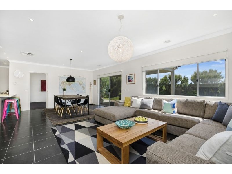 43 Curzon Drive, Ocean Grove VIC 3226