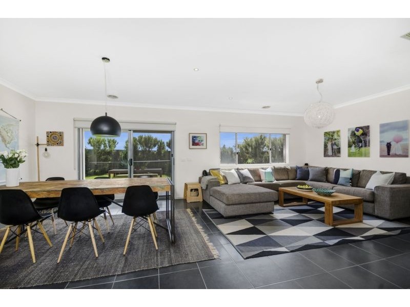 43 Curzon Drive, Ocean Grove VIC 3226