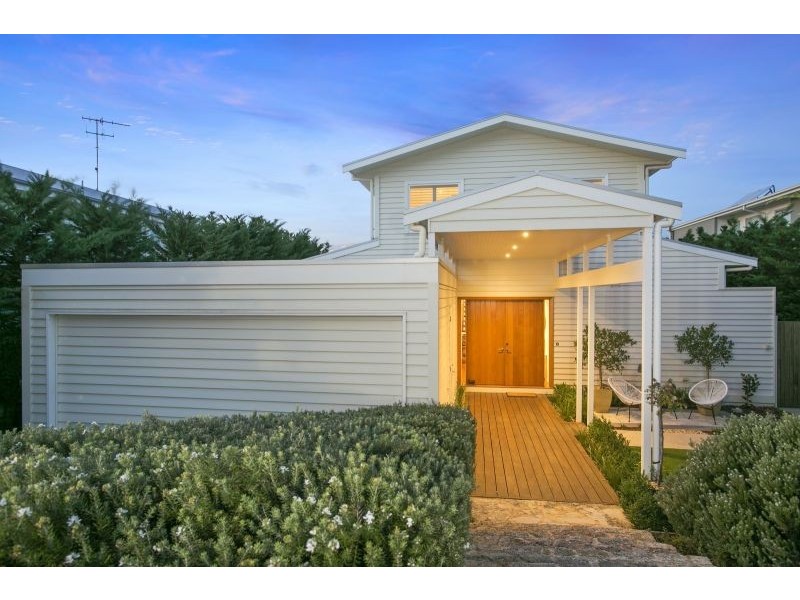 16 Queen Street, Queenscliff VIC 3225