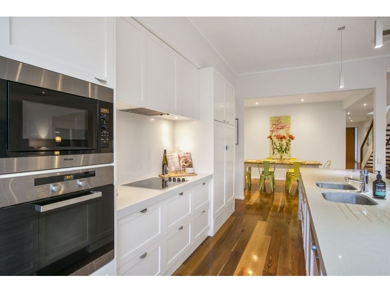 16 Queen Street, Queenscliff VIC 3225