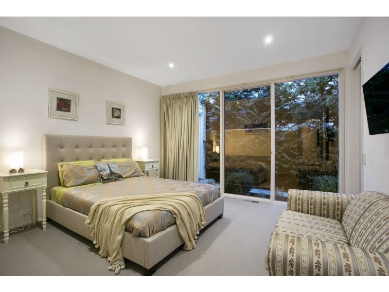 16 Queen Street, Queenscliff VIC 3225