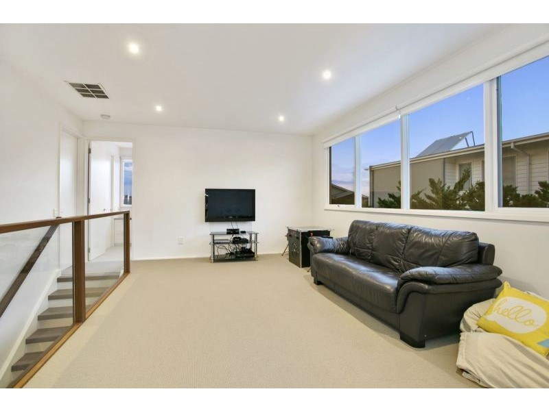 16 Queen Street, Queenscliff VIC 3225