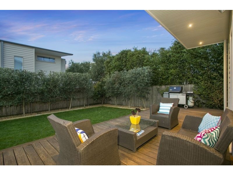 16 Queen Street, Queenscliff VIC 3225