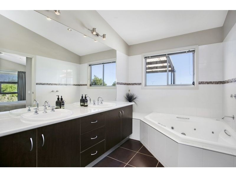 27 Alderbrook Drive, Ocean Grove VIC 3226