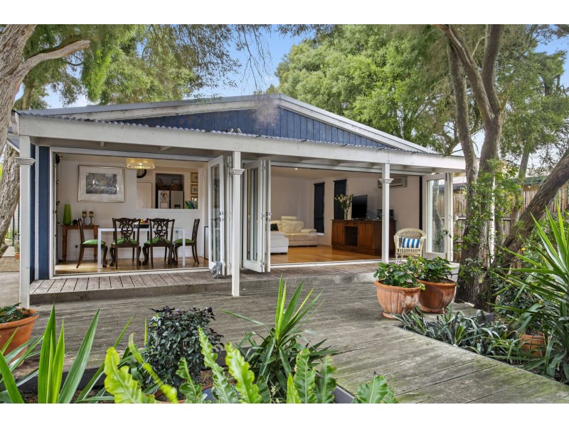 32 Saratoga Avenue, Barwon Heads VIC 3227