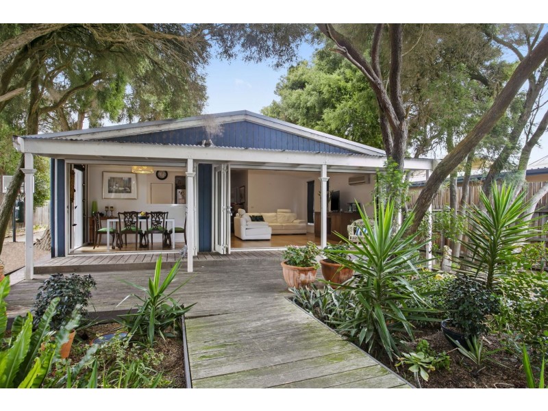 32 Saratoga Avenue, Barwon Heads VIC 3227