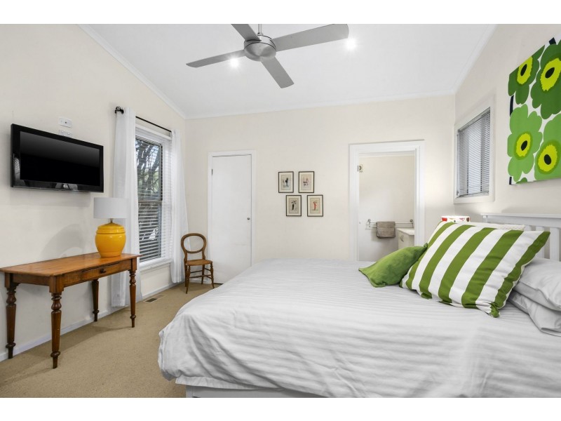 32 Saratoga Avenue, Barwon Heads VIC 3227