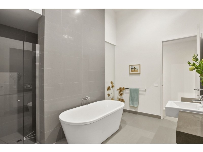 42 Second Drive, Connewarre VIC 3227