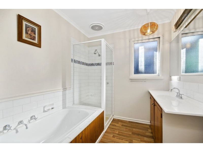 21 Saratoga Avenue, Barwon Heads VIC 3227