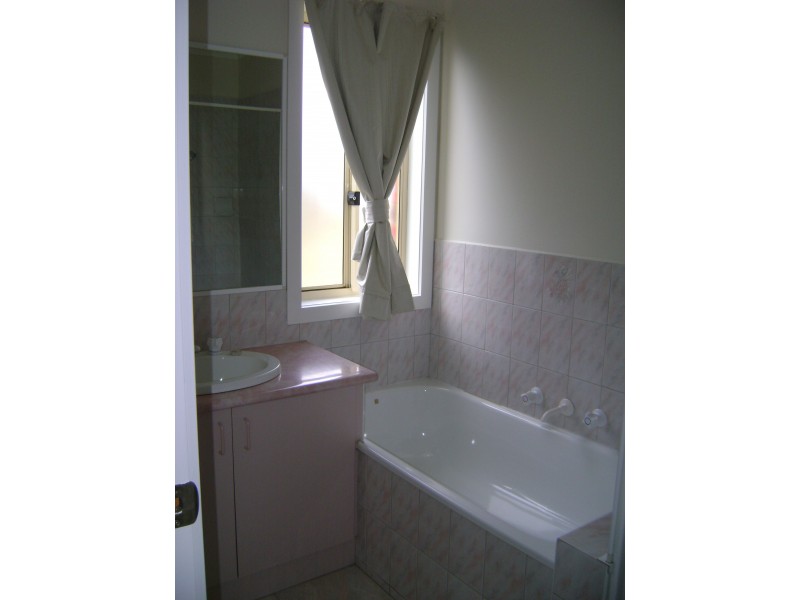 1 Cosham Crt, Barwon Heads VIC 3227