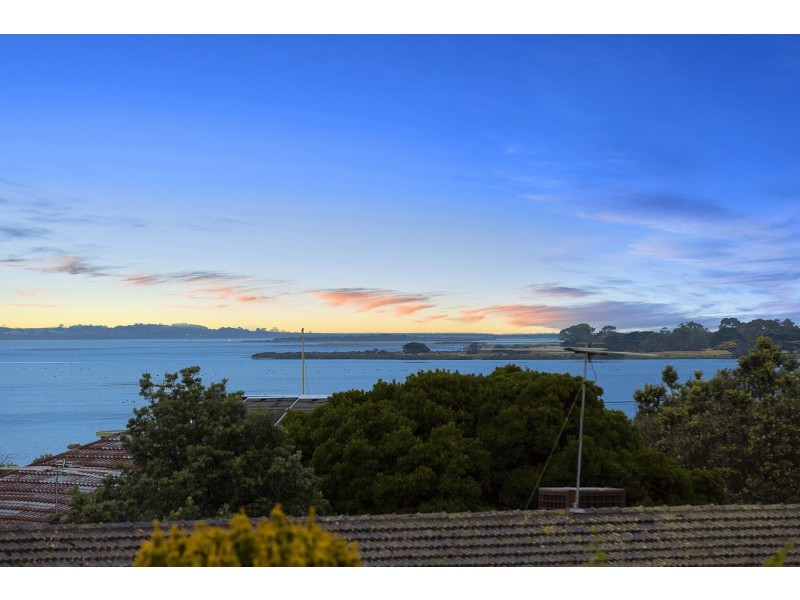 2/1 Queen St, Queenscliff VIC 3225