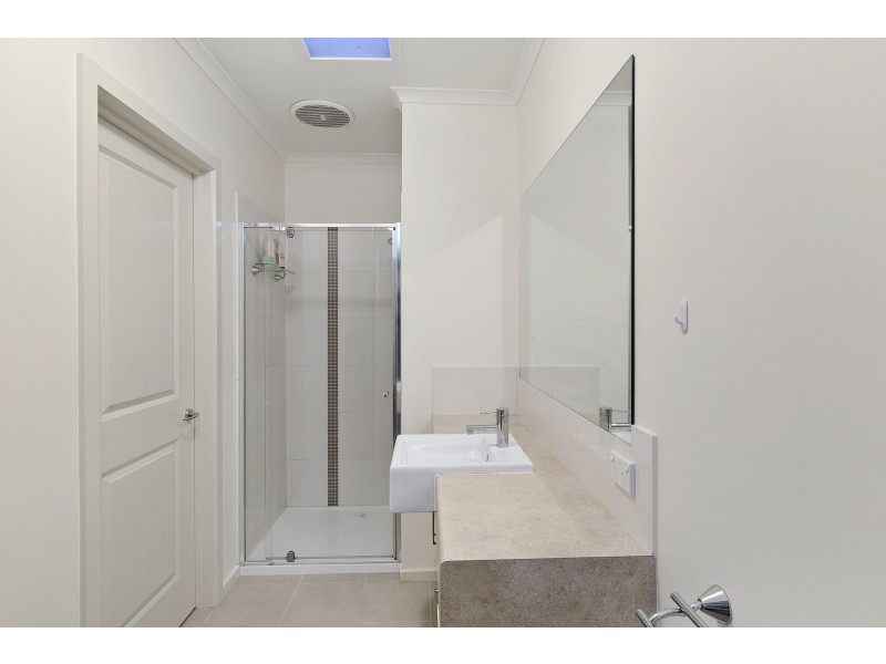 2/1 Queen St, Queenscliff VIC 3225