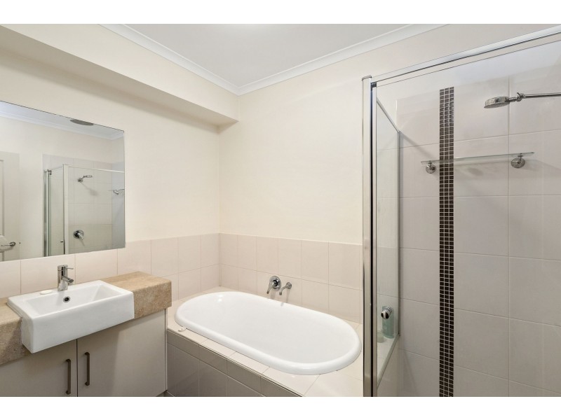 2/1 Queen St, Queenscliff VIC 3225