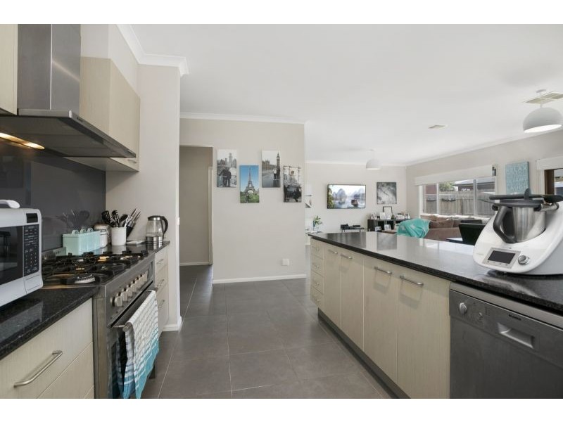19 Oakdean Boulevard, Ocean Grove VIC 3226