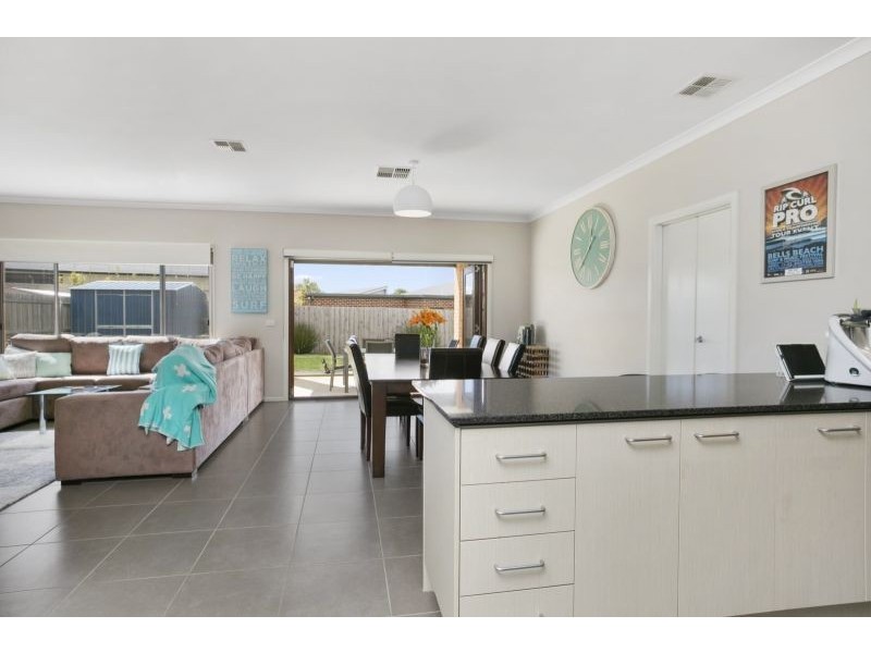 19 Oakdean Boulevard, Ocean Grove VIC 3226