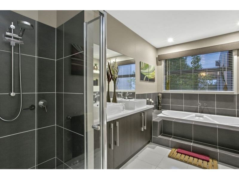 12 Lakes Entrance, Point Lonsdale VIC 3225